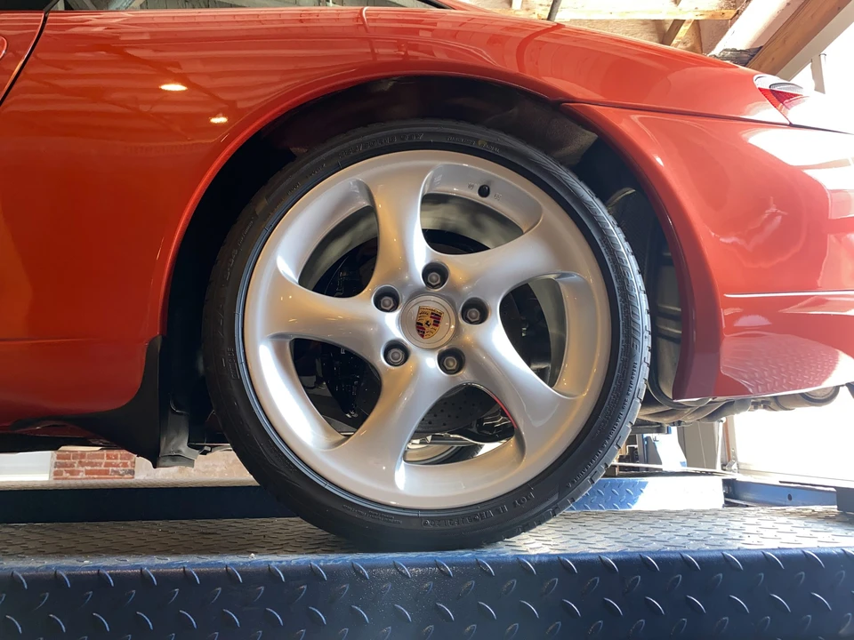 2001 Porsche 996 Carrera - Image 18 of 31