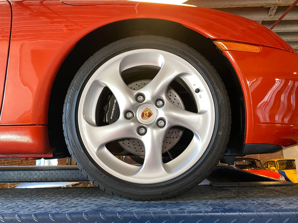 2001 Porsche 996 Carrera - Image 20 of 31