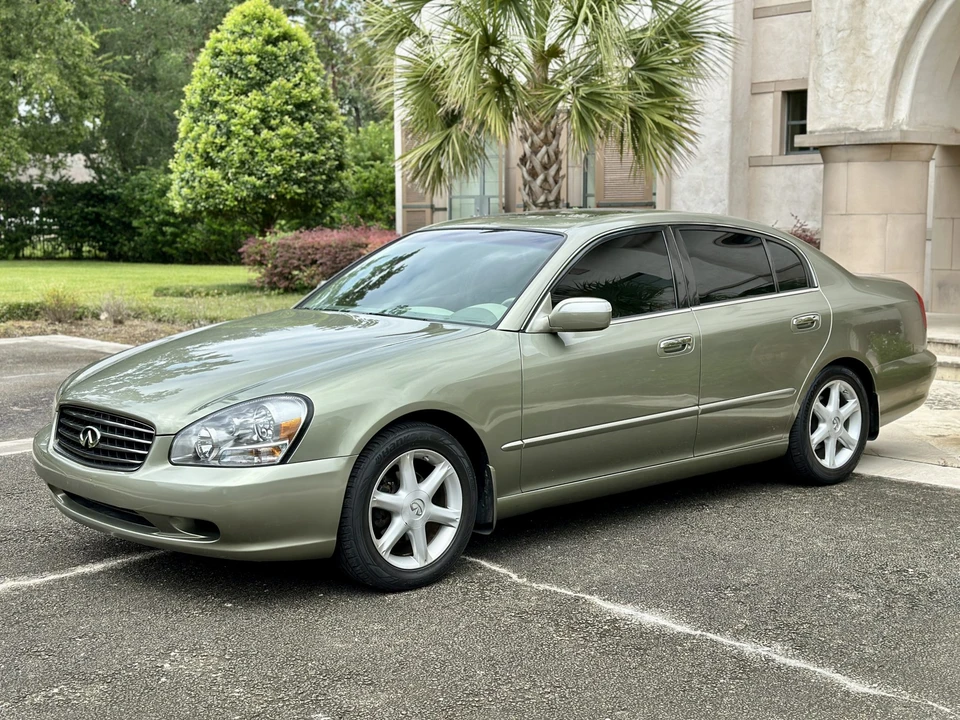 2002 Infiniti Q45 3rd Gen - Image 2 of 31