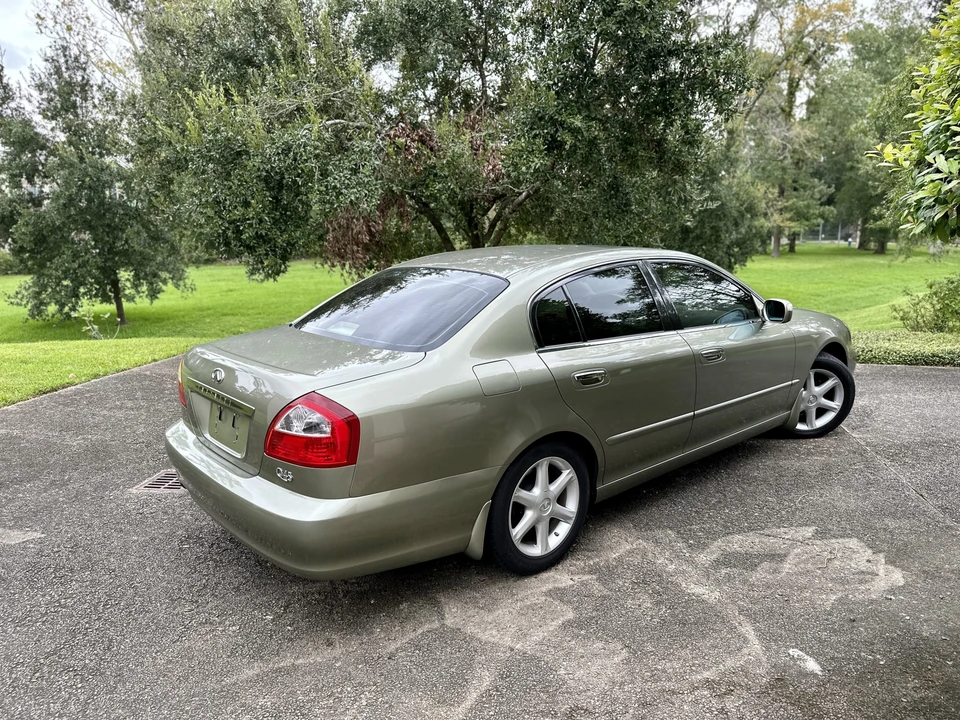 2002 Infiniti Q45 3rd Gen - Image 27 of 31