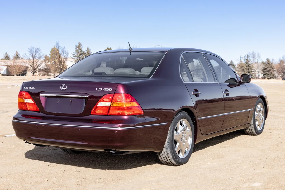 2002 Lexus LS 3rd Gen - Image 5 of 31