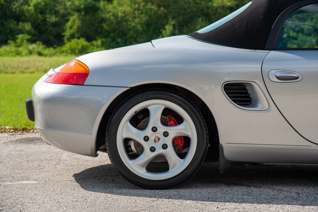 2002 Porsche 986 Boxster S - Image 27 of 31