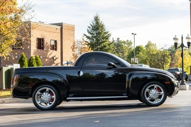 2003 Chevrolet SSR - Image 3 of 7