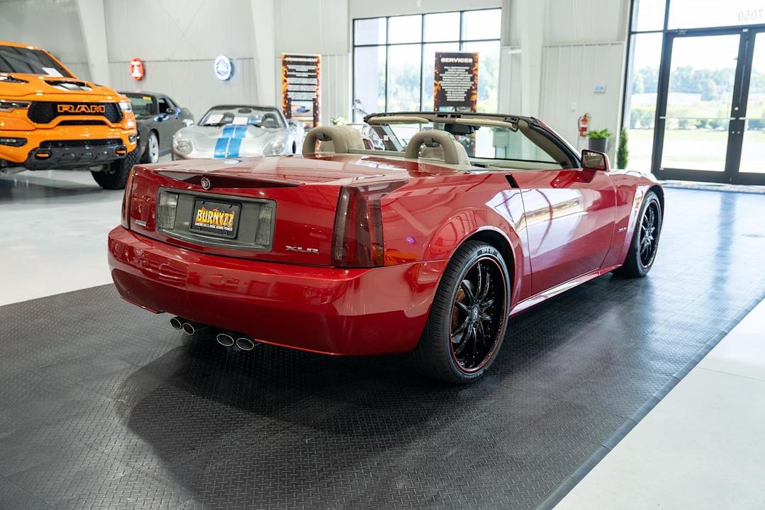 2004 Cadillac XLR - Image 11 of 31