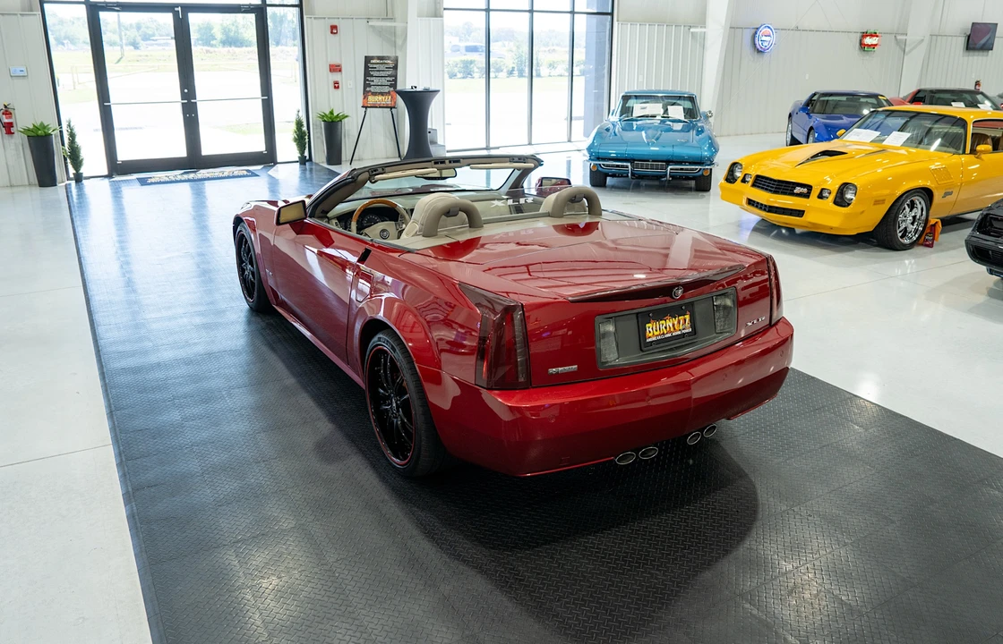 2004 Cadillac XLR - Image 8 of 31