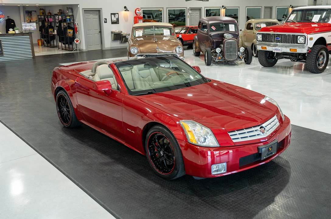 2004 Cadillac XLR - Image 2 of 31