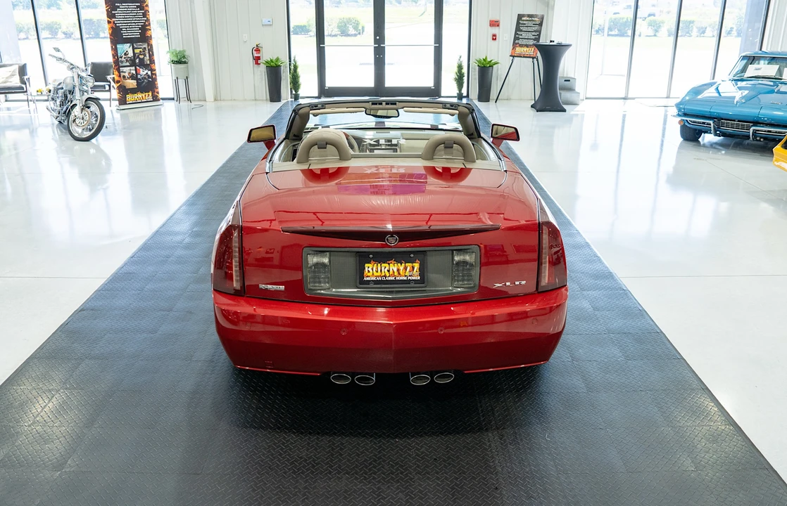 2004 Cadillac XLR - Image 10 of 31