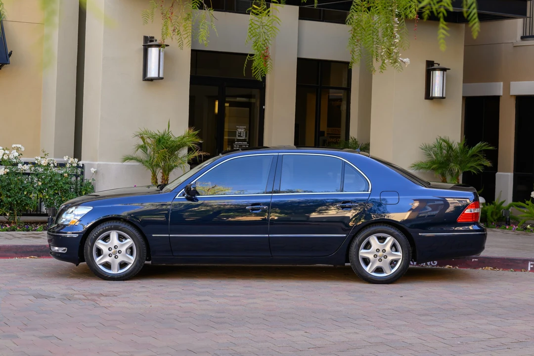 2004 Lexus LS 3rd Gen - Image 20 of 31
