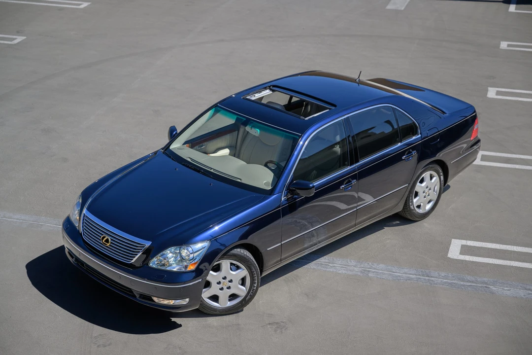 2004 Lexus LS 3rd Gen - Image 21 of 31