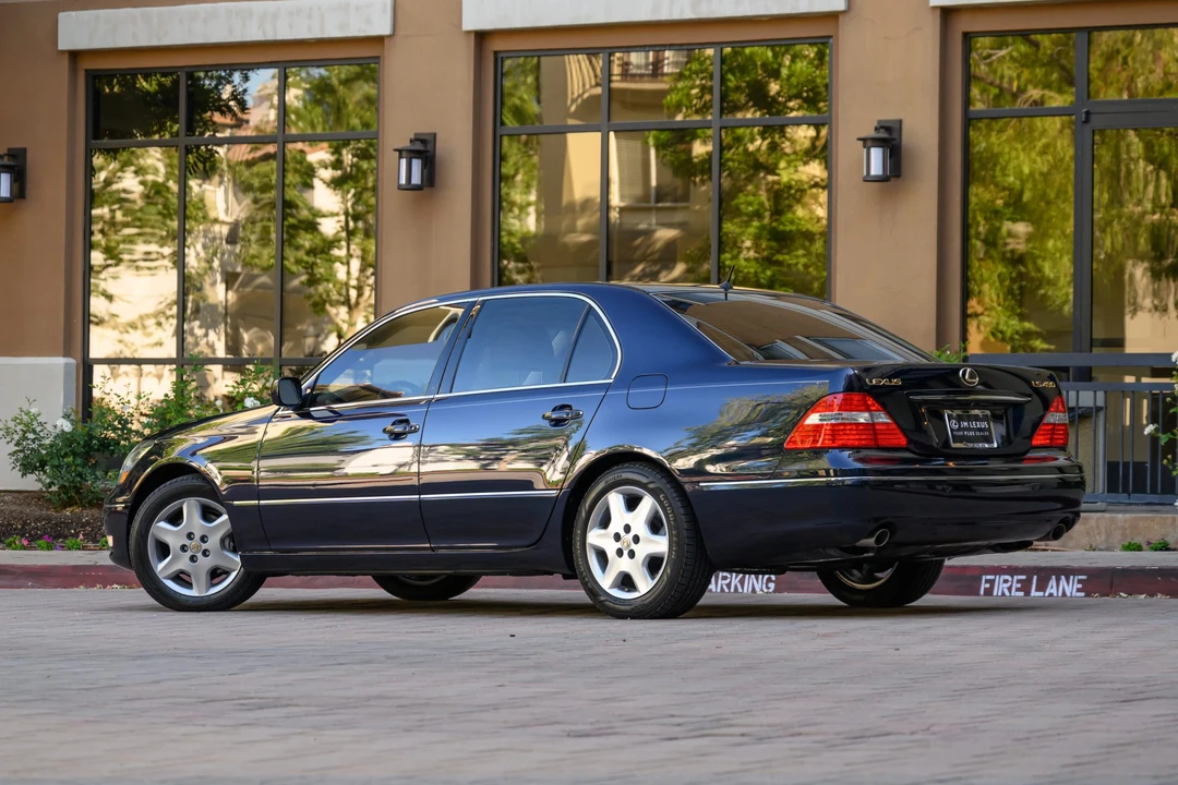 2004 Lexus LS 3rd Gen - Image 18 of 31