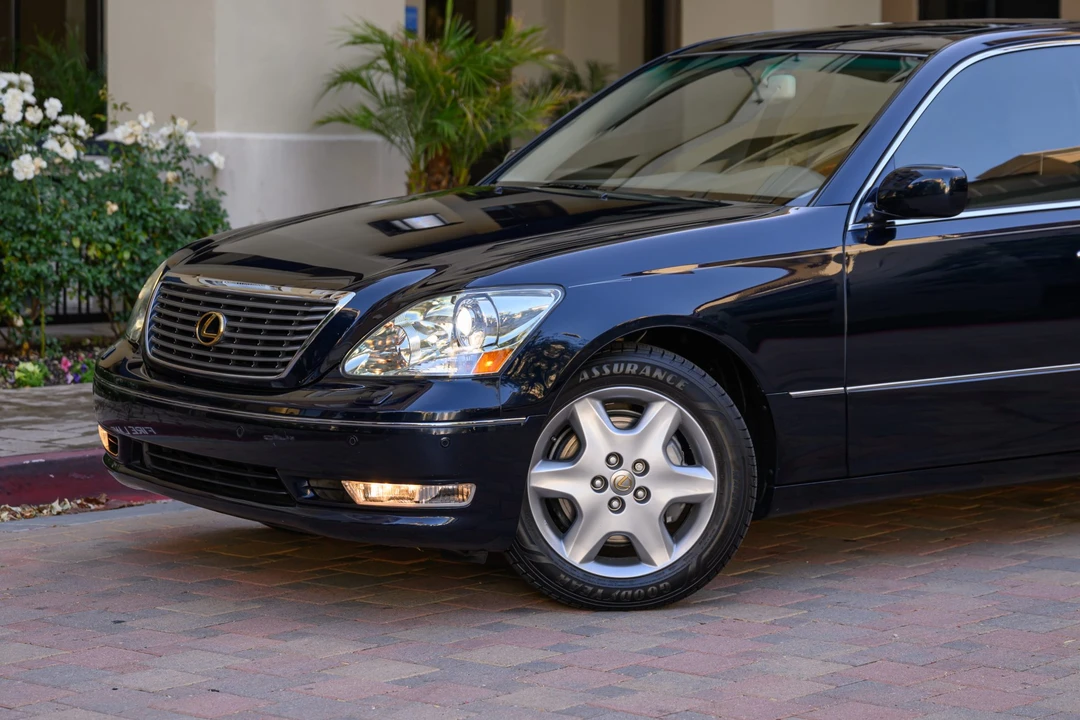 2004 Lexus LS 3rd Gen - Image 23 of 31
