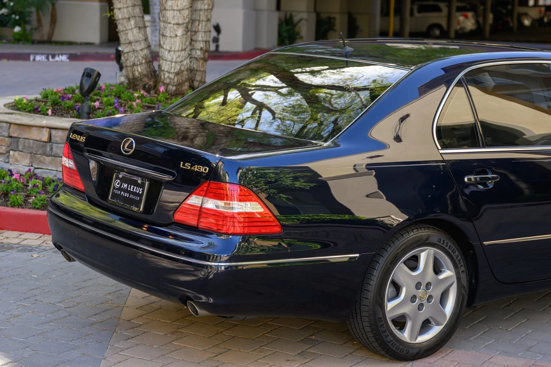 2004 Lexus LS 3rd Gen - Image 29 of 31