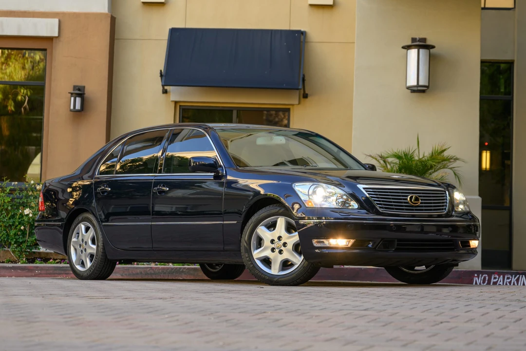 2004 Lexus LS 3rd Gen - Image 9 of 31