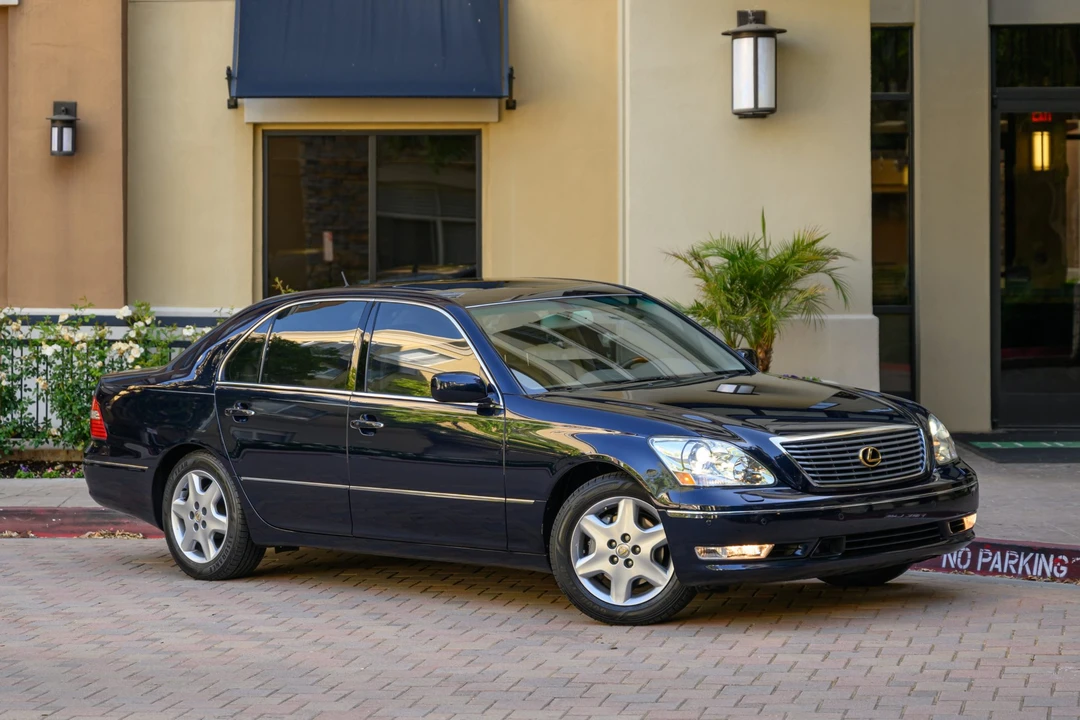 2004 Lexus LS 3rd Gen - Image 10 of 31
