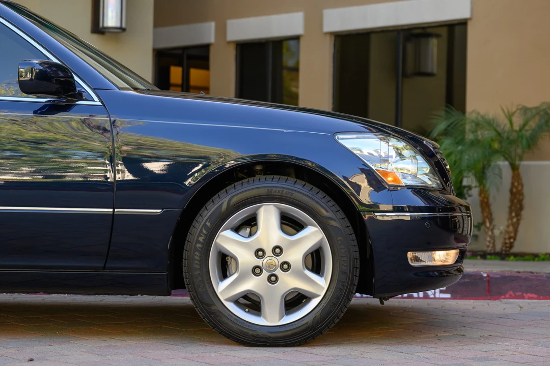 2004 Lexus LS 3rd Gen - Image 26 of 31