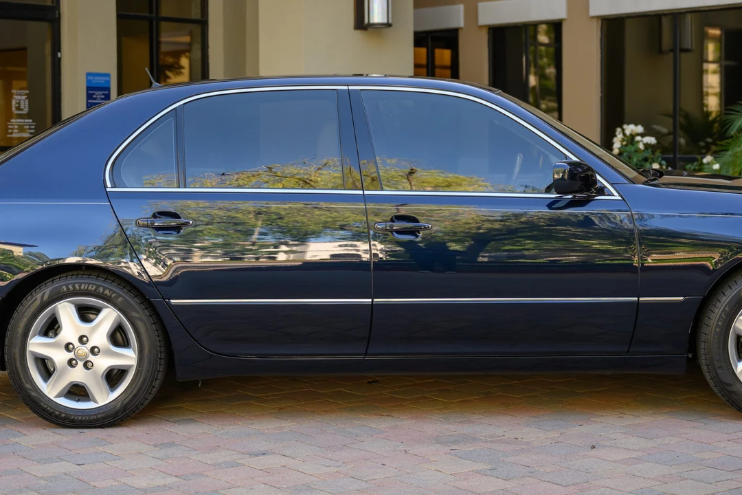 2004 Lexus LS 3rd Gen - Image 27 of 31