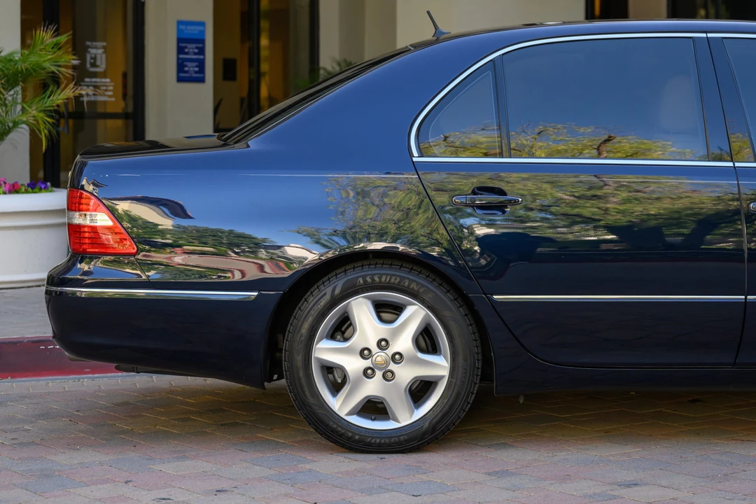 2004 Lexus LS 3rd Gen - Image 28 of 31