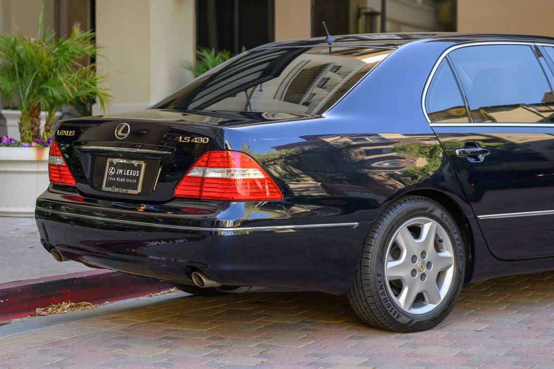 2004 Lexus LS 3rd Gen - Image 30 of 31