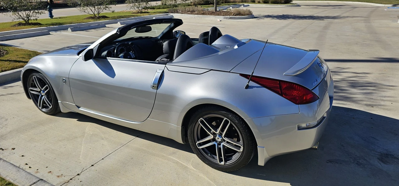 2004 Nissan 350Z 5th Gen - Image 16 of 31