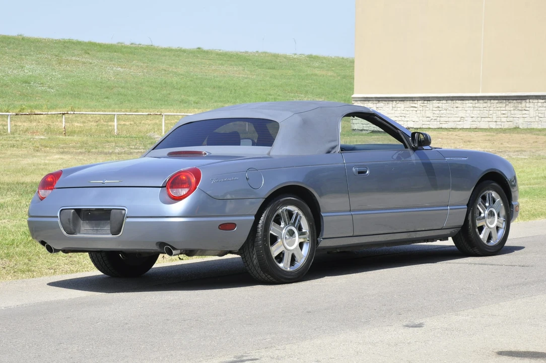 2005 Ford Thunderbird 11th Gen - Image 29 of 31