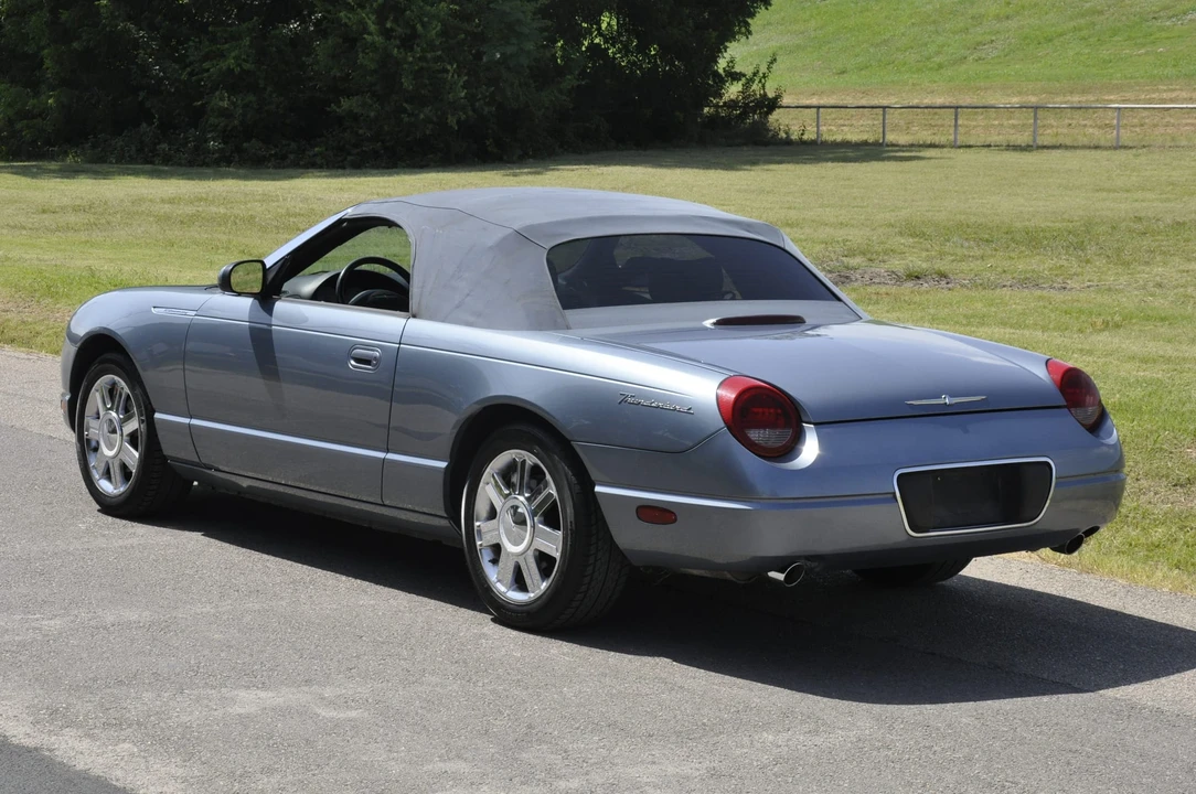 2005 Ford Thunderbird 11th Gen - Image 27 of 31