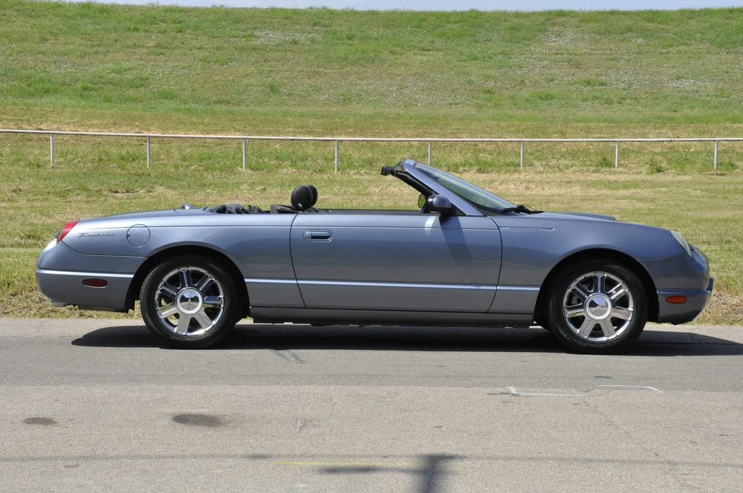 2005 Ford Thunderbird 11th Gen - Image 12 of 31