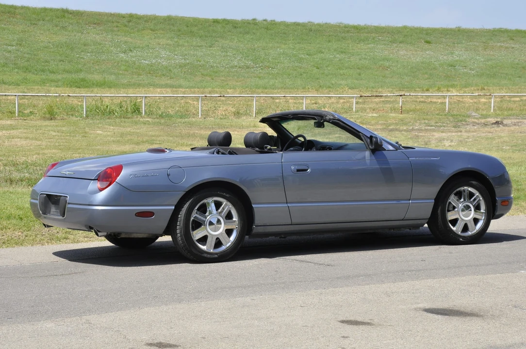 2005 Ford Thunderbird 11th Gen - Image 11 of 31