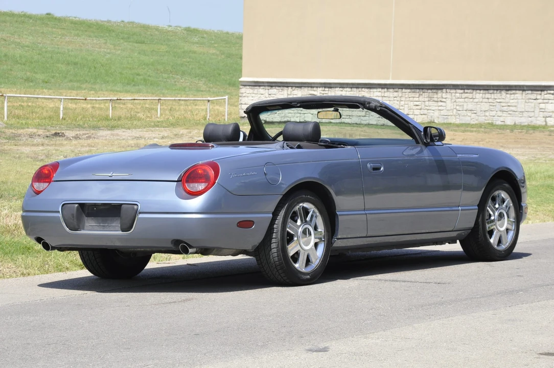 2005 Ford Thunderbird 11th Gen - Image 10 of 31