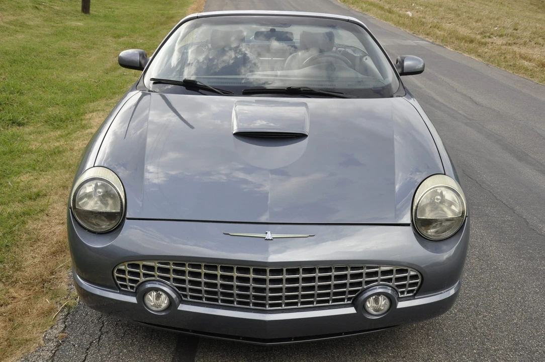 2005 Ford Thunderbird 11th Gen - Image 23 of 31