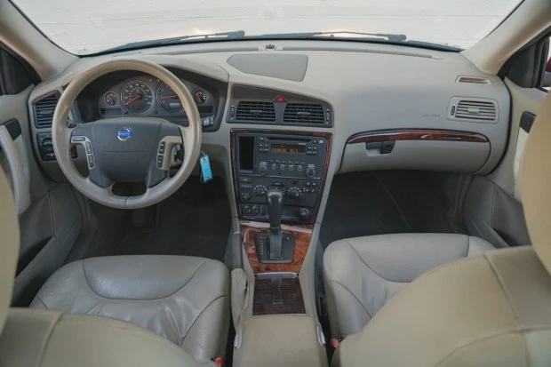 2005 Volvo V70 2nd Gen - Image 5 of 8