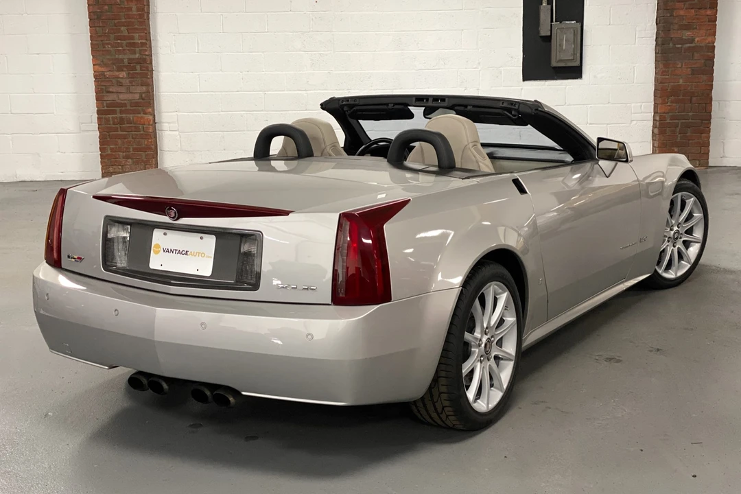 2006 Cadillac XLR-V - Image 23 of 31