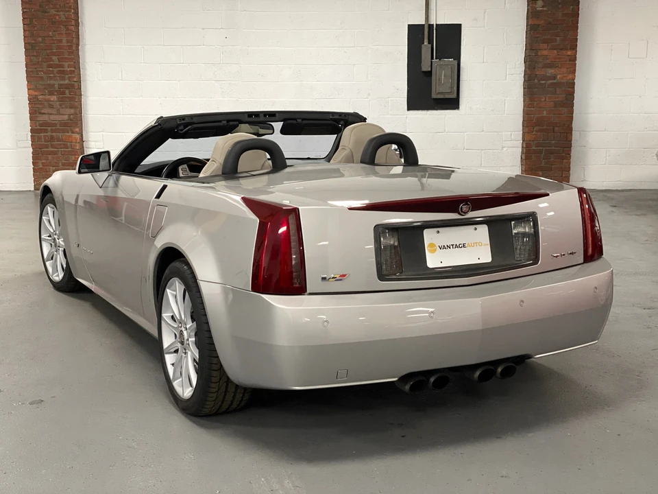 2006 Cadillac XLR-V - Image 20 of 31