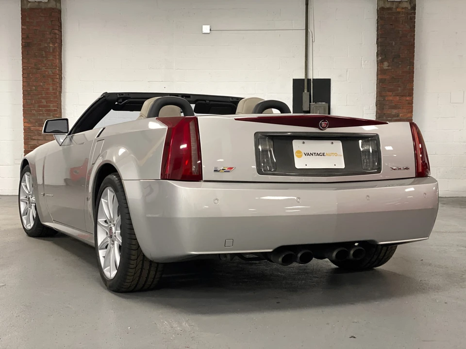 2006 Cadillac XLR-V - Image 19 of 31