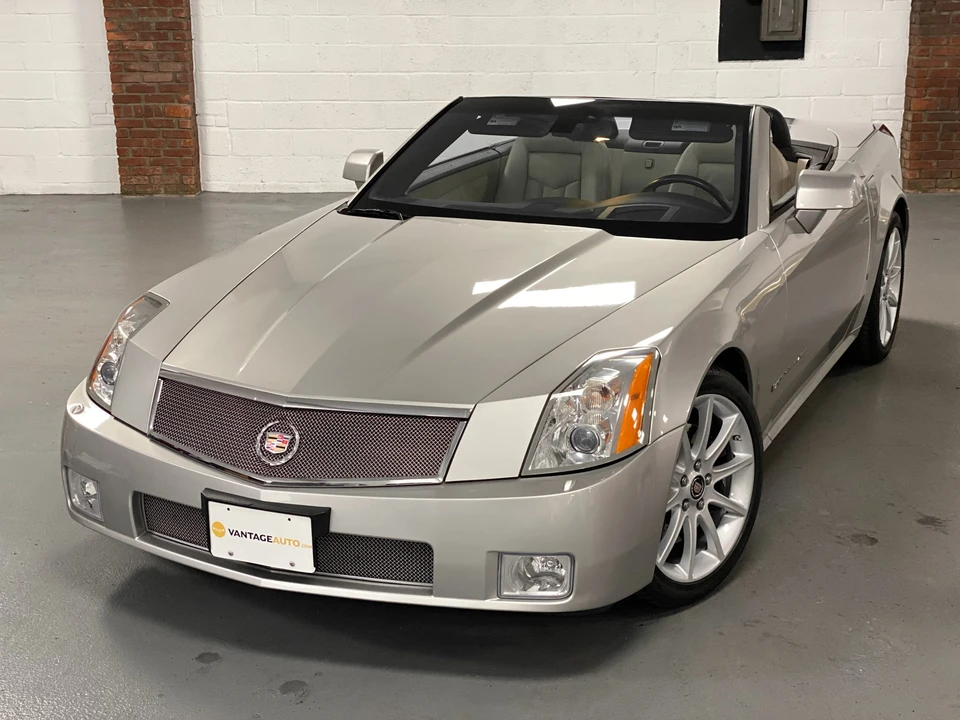 2006 Cadillac XLR-V - Image 18 of 31