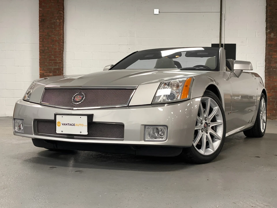2006 Cadillac XLR-V - Image 16 of 31