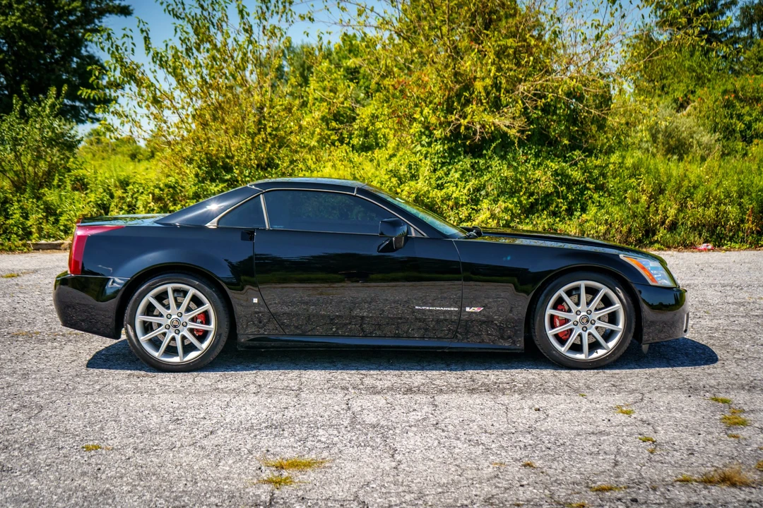 2006 Cadillac XLR-V - Image 13 of 31