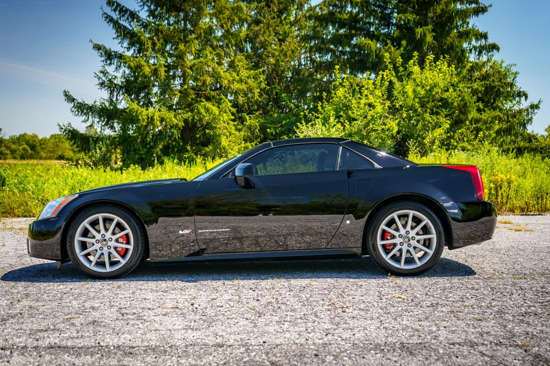 2006 Cadillac XLR-V - Image 4 of 31