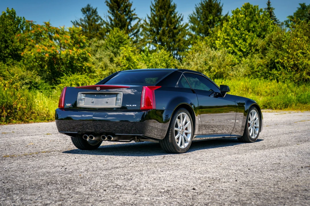 2006 Cadillac XLR-V - Image 10 of 31
