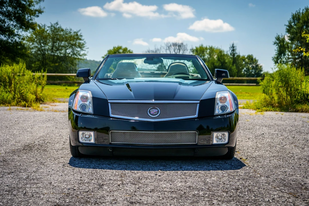 2006 Cadillac XLR-V - Image 18 of 31