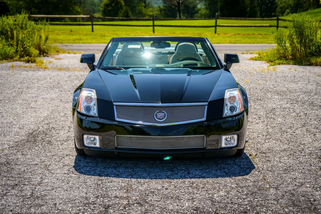 2006 Cadillac XLR-V - Image 19 of 31