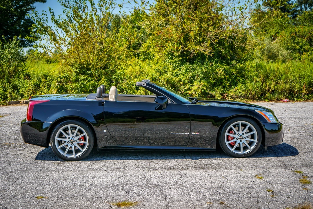 2006 Cadillac XLR-V - Image 31 of 31