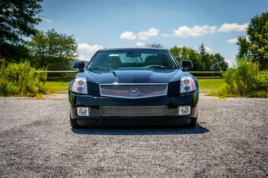 2006 Cadillac XLR-V - Image 16 of 31