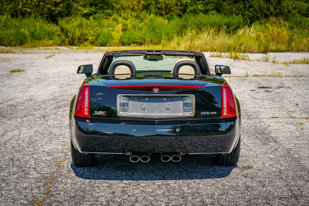 2006 Cadillac XLR-V - Image 27 of 31