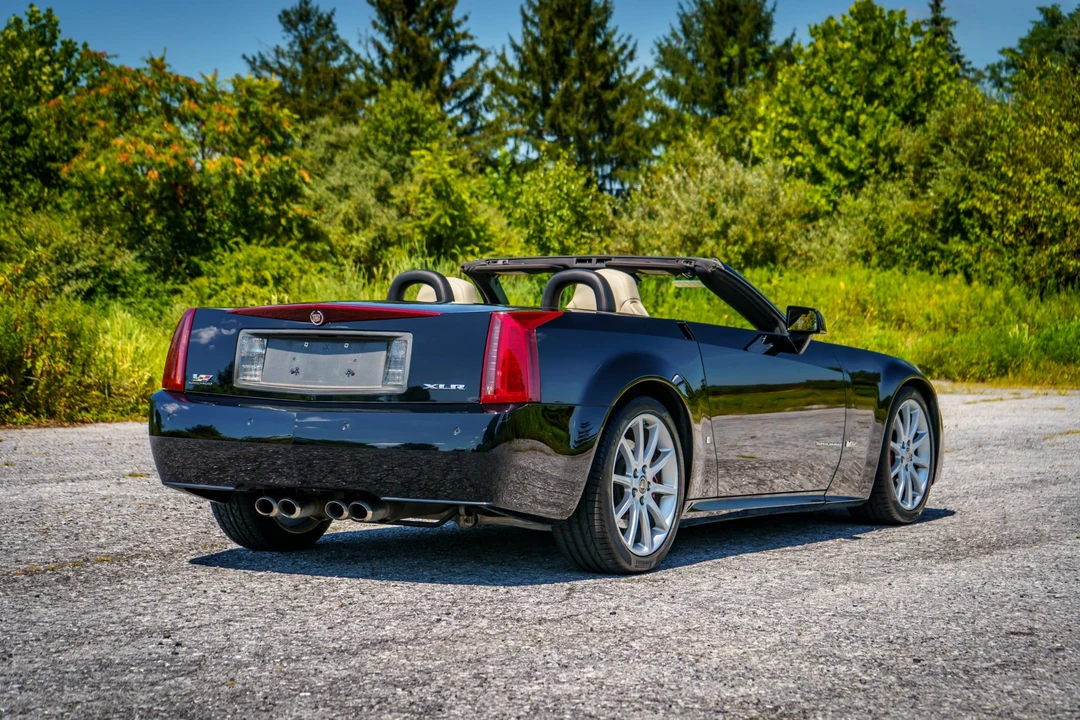 2006 Cadillac XLR-V - Image 28 of 31