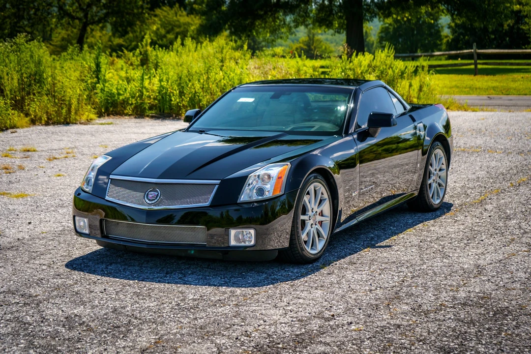 2006 Cadillac XLR-V - Image 3 of 31