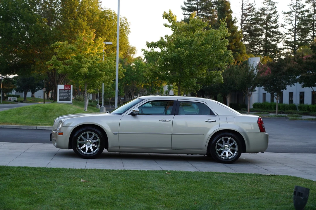 2006 Chrysler 300 (2005-2023) - Image 6 of 31