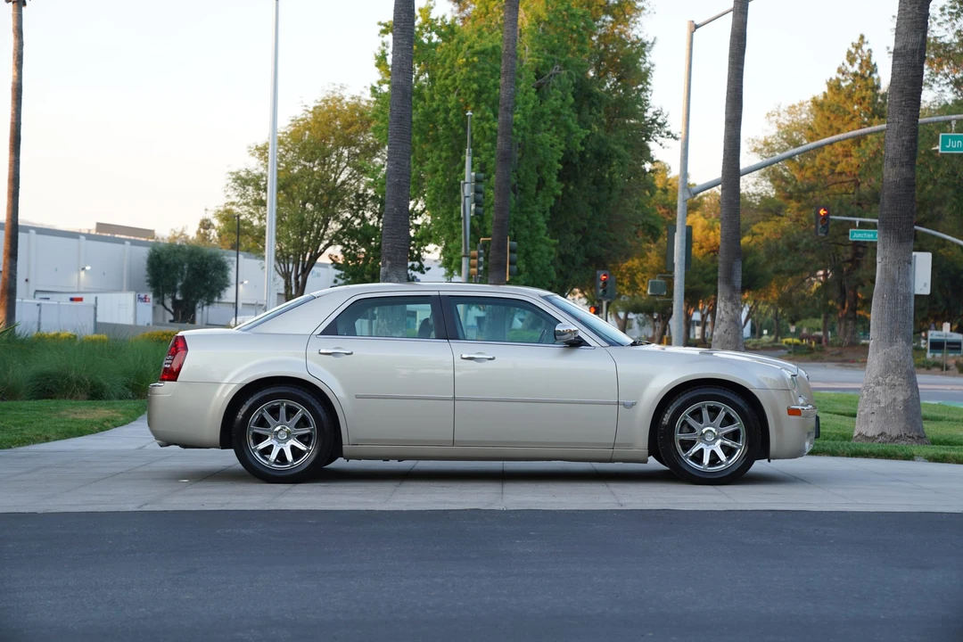 2006 Chrysler 300 (2005-2023) - Image 17 of 31