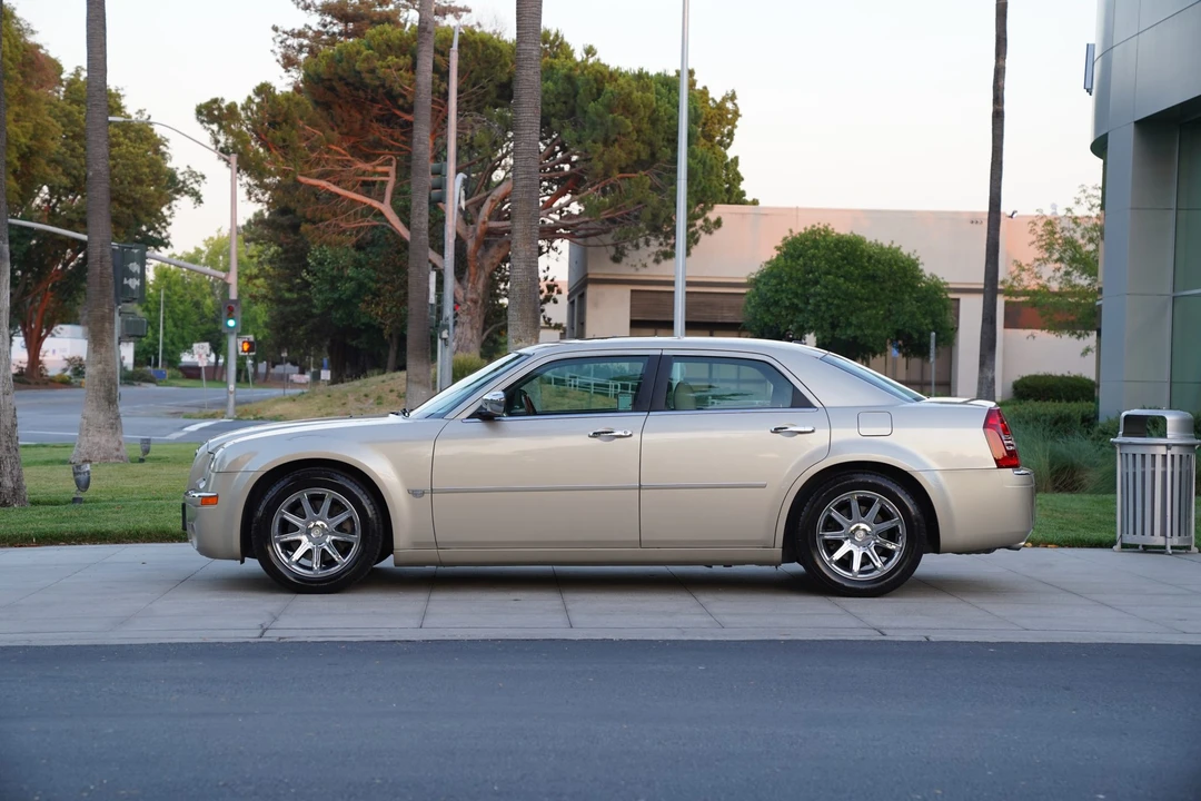 2006 Chrysler 300 (2005-2023) - Image 7 of 31