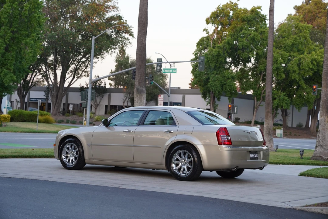 2006 Chrysler 300 (2005-2023) - Image 9 of 31