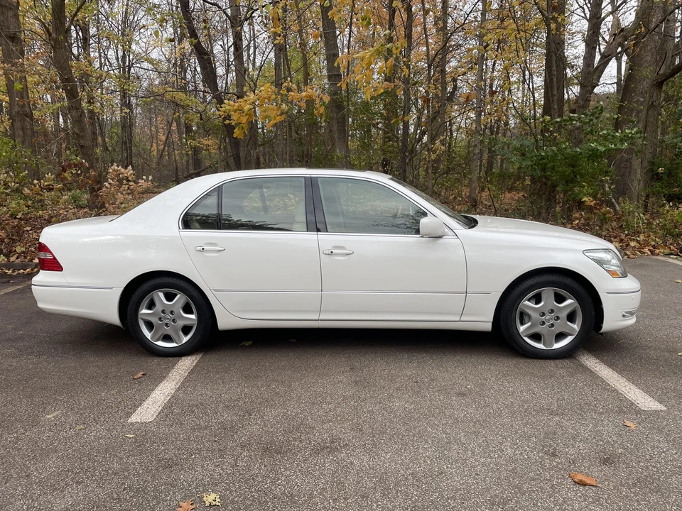 2006 Lexus LS 3rd Gen - Image 7 of 31